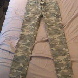 💖Levi girls super skinny camouflage pants